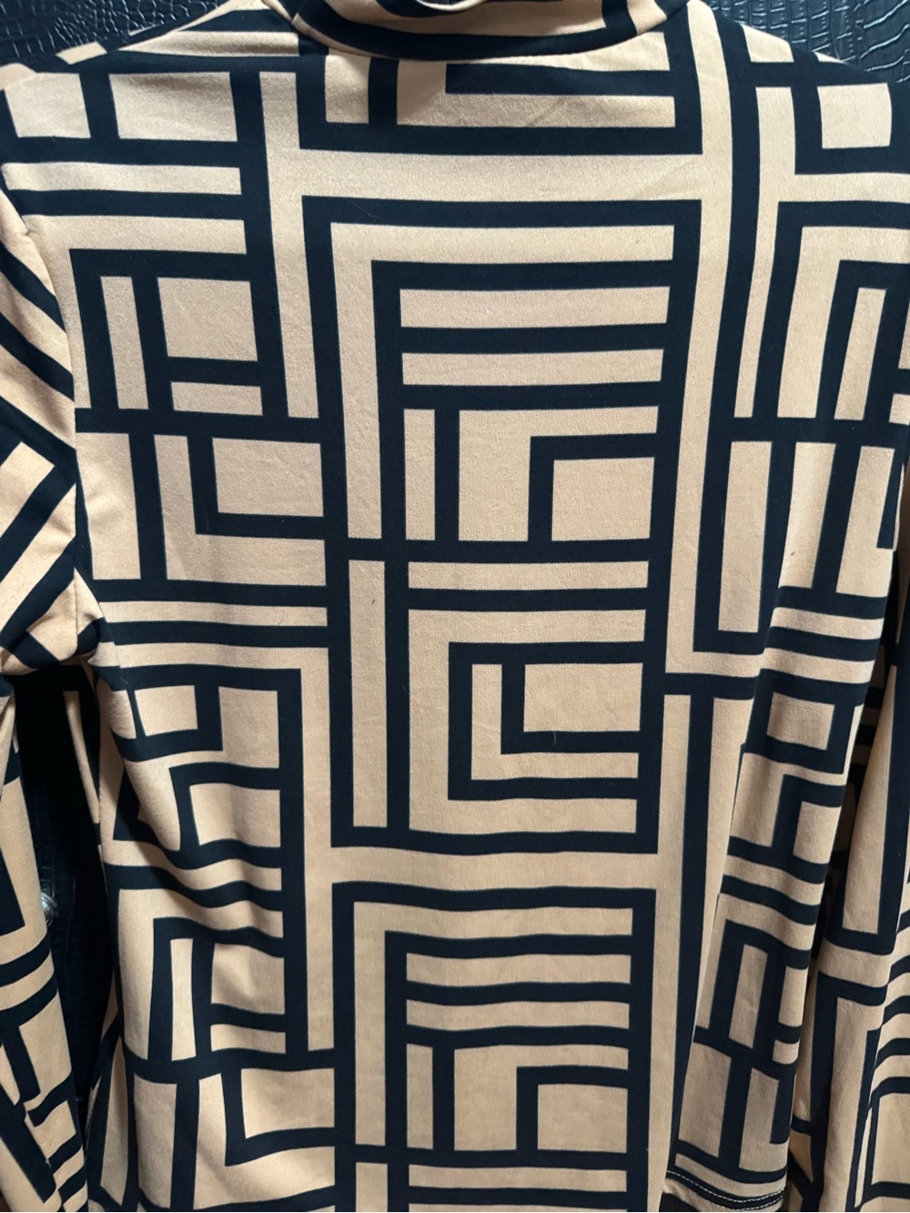 SHEIN Beige & Black Geometric Print Long Sleeve Top